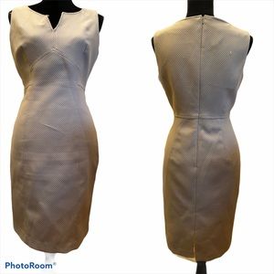 Anne Klein Tan V-neck Dress Size 10 sleeveless EUC